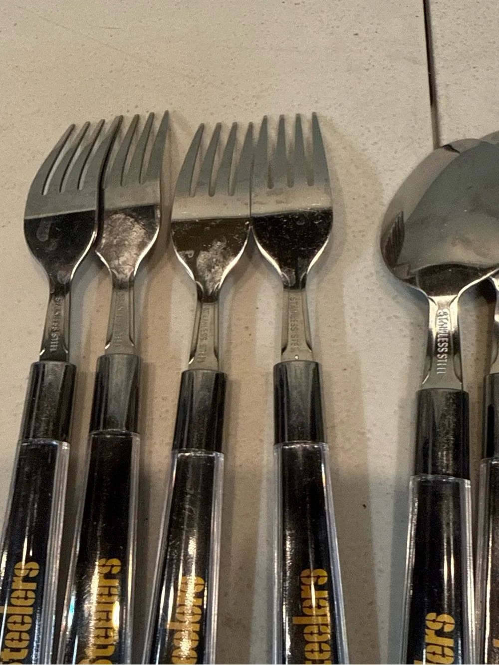 NFL 16 Piece Flatware Set Forks, Knives, Spoons Dining Set Pittsburg Steelers